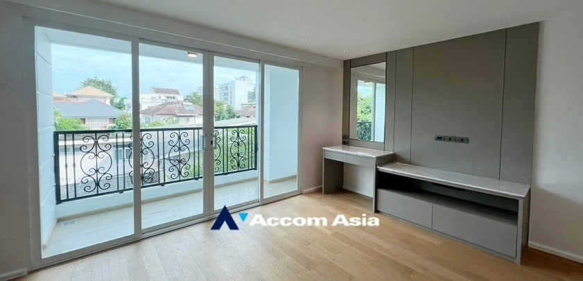 11  4 br Apartment For Rent in Sukhumvit ,Bangkok BTS Ekkamai at Apartment for rent AA32850