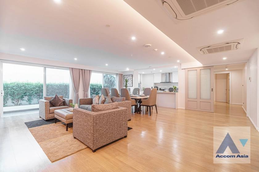  New Modern Classic Apartment, Near Main Street Apartment  4 Bedroom for Rent BTS Ekkamai in Sukhumvit Bangkok