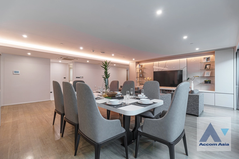 4  4 br Apartment For Rent in Sukhumvit ,Bangkok BTS Ekkamai at New Modern Classic Apartment, Near Main Street AA32850