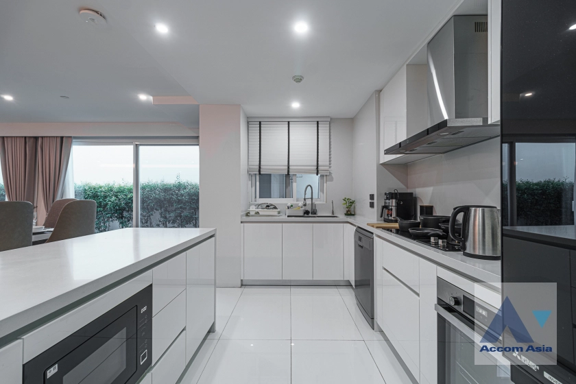 7  4 br Apartment For Rent in Sukhumvit ,Bangkok BTS Ekkamai at New Modern Classic Apartment, Near Main Street AA32850