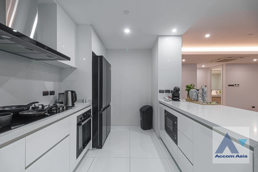 6  4 br Apartment For Rent in Sukhumvit ,Bangkok BTS Ekkamai at New Modern Classic Apartment, Near Main Street AA32850