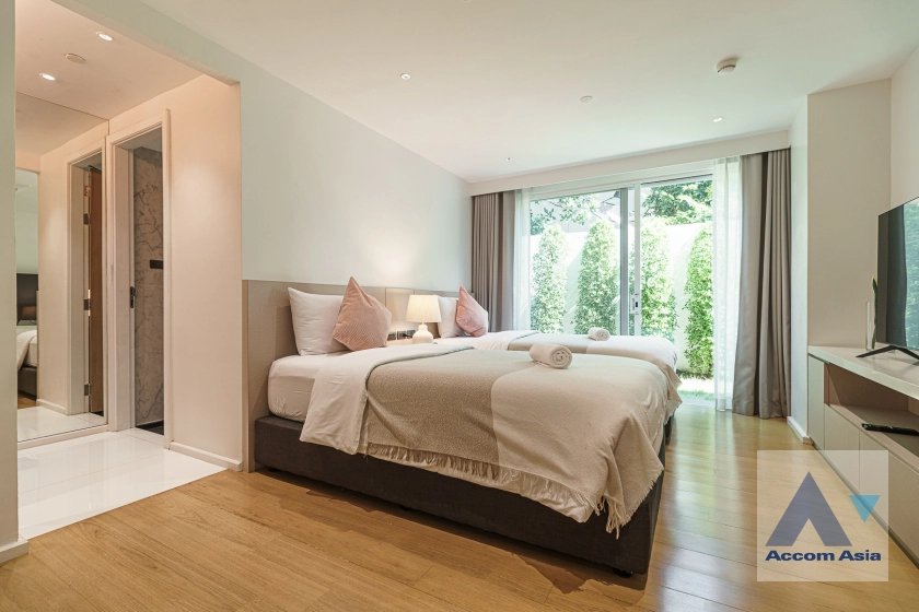 8  4 br Apartment For Rent in Sukhumvit ,Bangkok BTS Ekkamai at New Modern Classic Apartment, Near Main Street AA32850