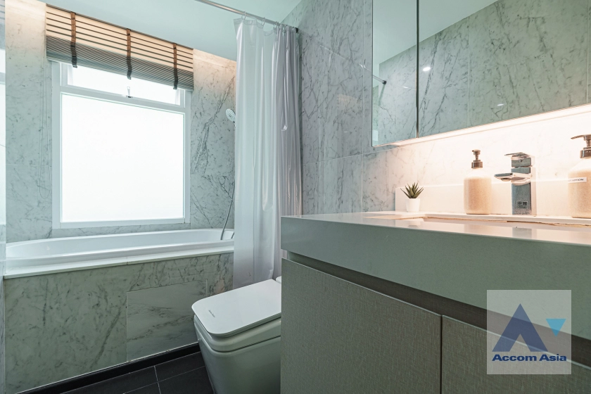 10  4 br Apartment For Rent in Sukhumvit ,Bangkok BTS Ekkamai at New Modern Classic Apartment, Near Main Street AA32850