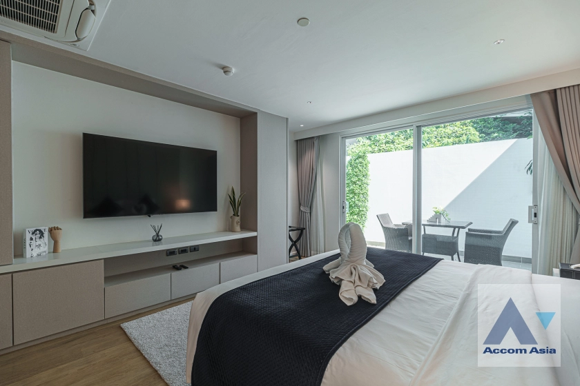 13  4 br Apartment For Rent in Sukhumvit ,Bangkok BTS Ekkamai at New Modern Classic Apartment, Near Main Street AA32850