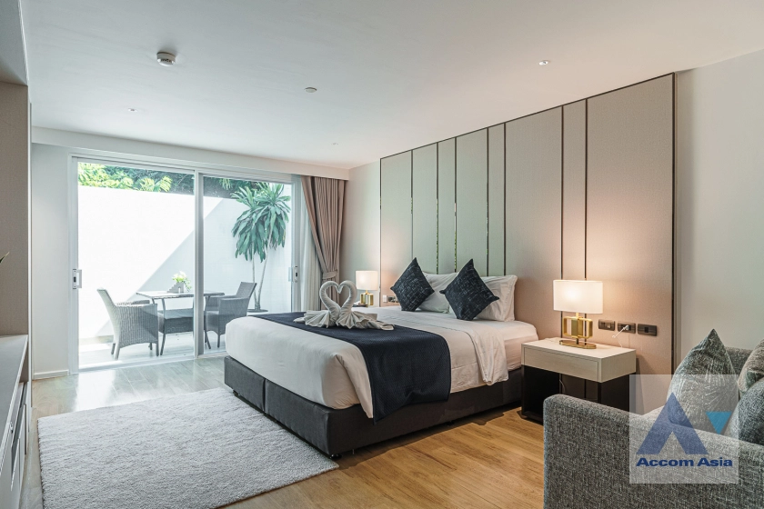 12  4 br Apartment For Rent in Sukhumvit ,Bangkok BTS Ekkamai at New Modern Classic Apartment, Near Main Street AA32850