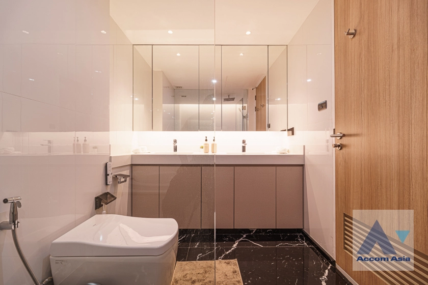 18  4 br Apartment For Rent in Sukhumvit ,Bangkok BTS Ekkamai at New Modern Classic Apartment, Near Main Street AA32850