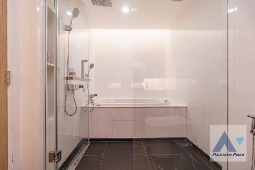 17  4 br Apartment For Rent in Sukhumvit ,Bangkok BTS Ekkamai at New Modern Classic Apartment, Near Main Street AA32850