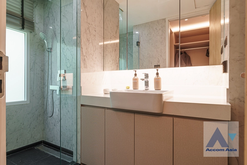 26  4 br Apartment For Rent in Sukhumvit ,Bangkok BTS Ekkamai at New Modern Classic Apartment, Near Main Street AA32850