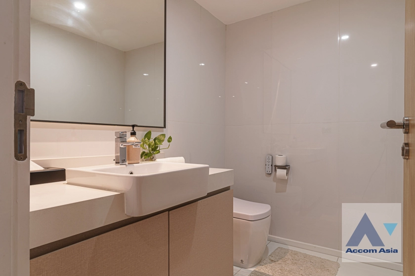 28  4 br Apartment For Rent in Sukhumvit ,Bangkok BTS Ekkamai at New Modern Classic Apartment, Near Main Street AA32850