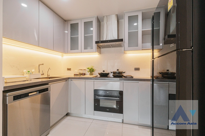 6  2 br Apartment For Rent in Sukhumvit ,Bangkok BTS Ekkamai at New Modern Classic Apartment, Near Main Street AA32854