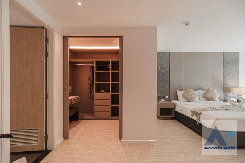 9  2 br Apartment For Rent in Sukhumvit ,Bangkok BTS Ekkamai at New Modern Classic Apartment, Near Main Street AA32854