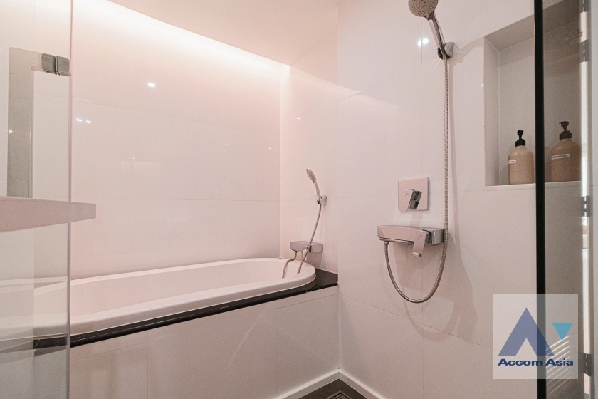 11  2 br Apartment For Rent in Sukhumvit ,Bangkok BTS Ekkamai at New Modern Classic Apartment, Near Main Street AA32854