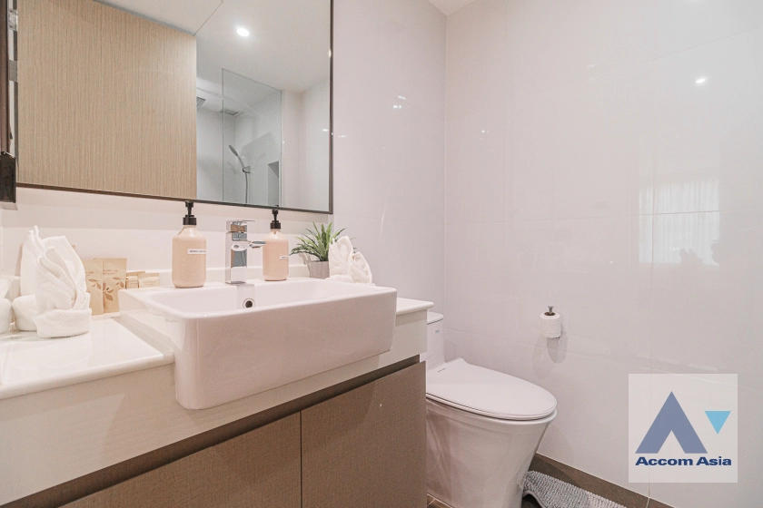 15  2 br Apartment For Rent in Sukhumvit ,Bangkok BTS Ekkamai at New Modern Classic Apartment, Near Main Street AA32854