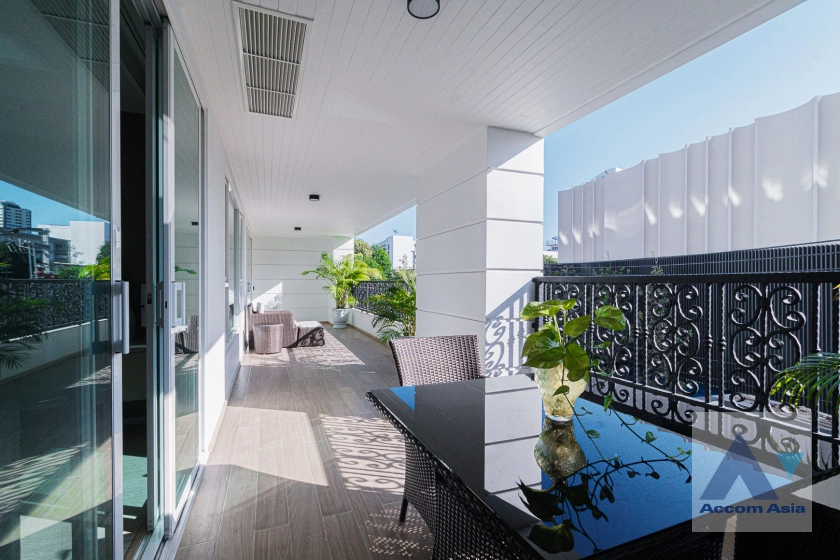 unitModern apartment with garden view balcony in Sukhumvit (AA32854)