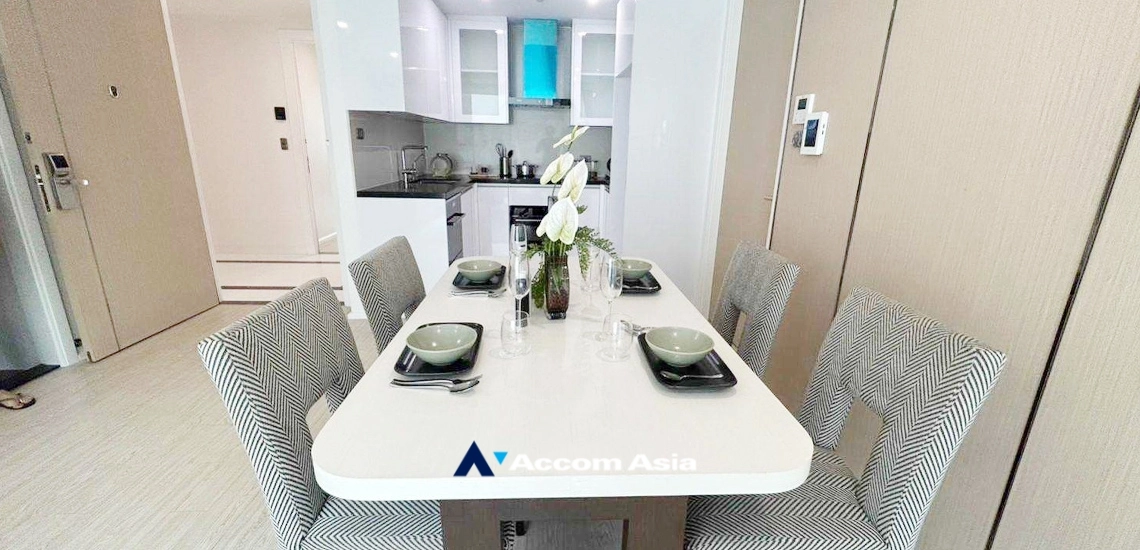 unit 2 Bedrooms  Apartment For Rent in Sukhumvit, Bangkok  near BTS Ekkamai (AA32855)