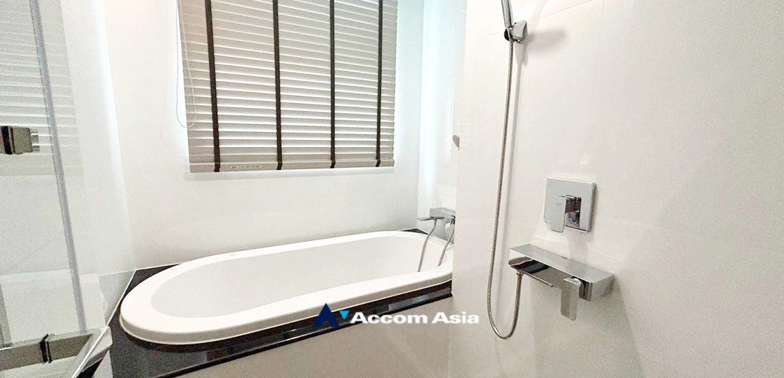 7  2 br Apartment For Rent in Sukhumvit ,Bangkok BTS Ekkamai at New Modern Classic Apartment, Near Main Street AA32855