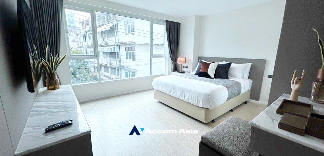 5  2 br Apartment For Rent in Sukhumvit ,Bangkok BTS Ekkamai at New Modern Classic Apartment, Near Main Street AA32855
