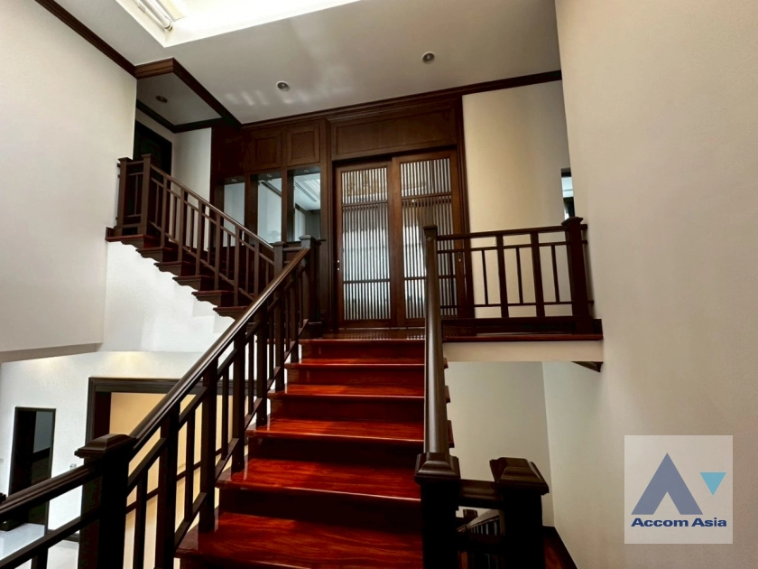 9  4 br House For Rent in Sathorn ,Bangkok BRT Thanon Chan - BTS Saint Louis at Exclusive Resort Style Home  AA32856