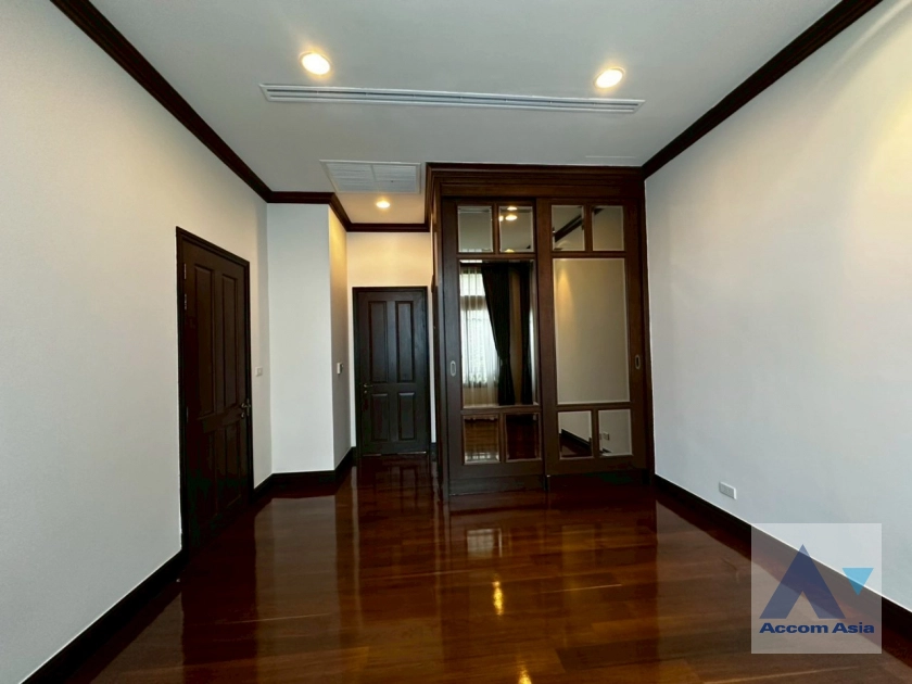 12  4 br House For Rent in Sathorn ,Bangkok BRT Thanon Chan - BTS Saint Louis at Exclusive Resort Style Home  AA32856