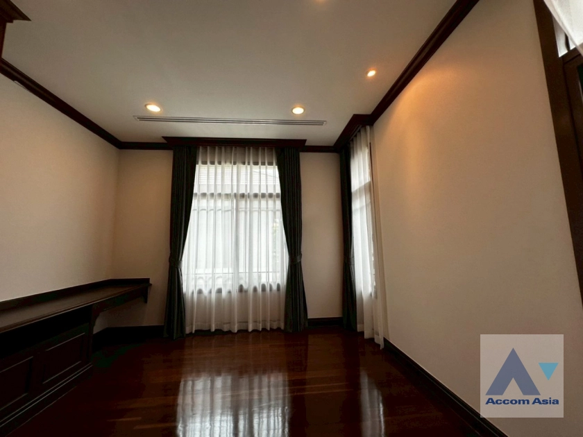 16  4 br House For Rent in Sathorn ,Bangkok BRT Thanon Chan - BTS Saint Louis at Exclusive Resort Style Home  AA32856