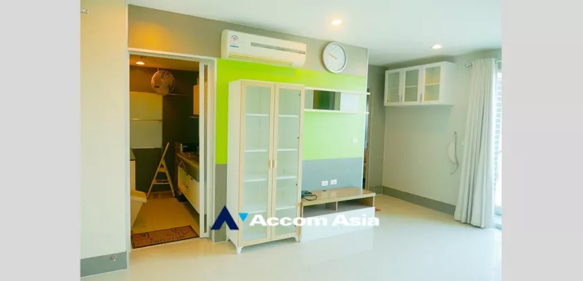 unit 2 Bedrooms  Condominium For Rent & Sale in Charoen Nakhon, Bangkok  near BTS Krung Thon Buri (AA32869)