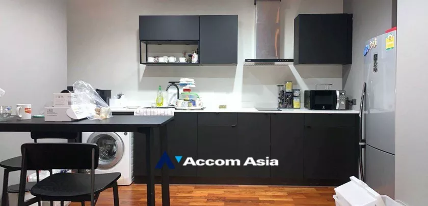 unit 2 Bedrooms  Condominium For Sale in Sukhumvit, Bangkok  near BTS Thong Lo (AA32886)