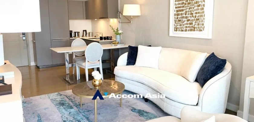  1 Bedroom  Apartment For Rent in Ploenchit, Bangkok  near BTS Ratchadamri (AA32903)
