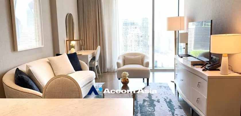  1 Bedroom  Apartment For Rent in Ploenchit, Bangkok  near BTS Ratchadamri (AA32903)