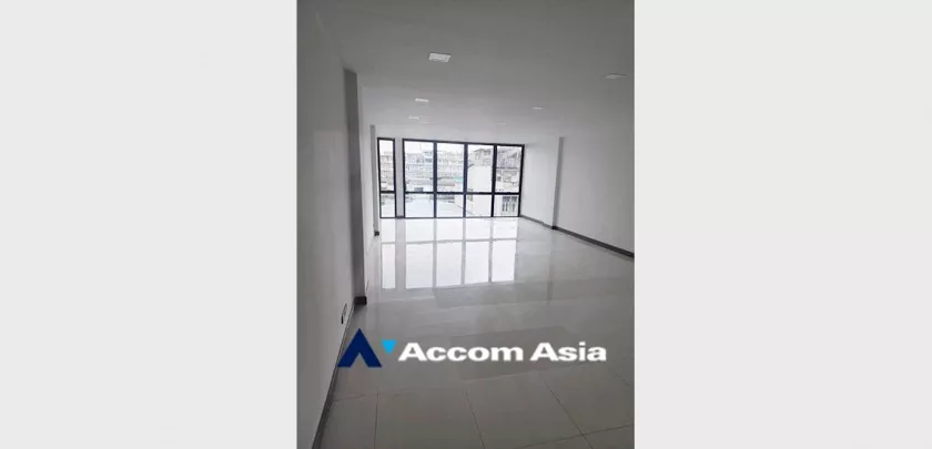 unitHome Office |  5 Bedrooms  Shophouse For Rent in Silom, Bangkok  near MRT Sam Yan (AA32904)