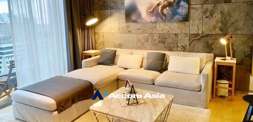 unit 1 Bedroom  Condominium For Rent & Sale in Silom, Bangkok  near BTS Sala Daeng (AA32914)