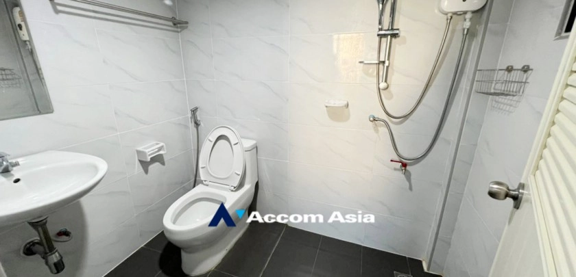 9  2 br Townhouse for rent and sale in Sukhumvit ,Bangkok BTS Phra khanong at Moo Baan Klongtan Nivet AA32916