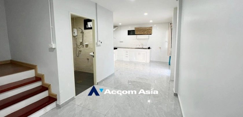 7  2 br Townhouse for rent and sale in Sukhumvit ,Bangkok BTS Phra khanong at Moo Baan Klongtan Nivet AA32916