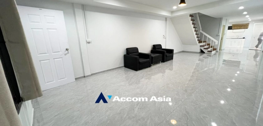  1  2 br Townhouse for rent and sale in Sukhumvit ,Bangkok BTS Phra khanong at Moo Baan Klongtan Nivet AA32916