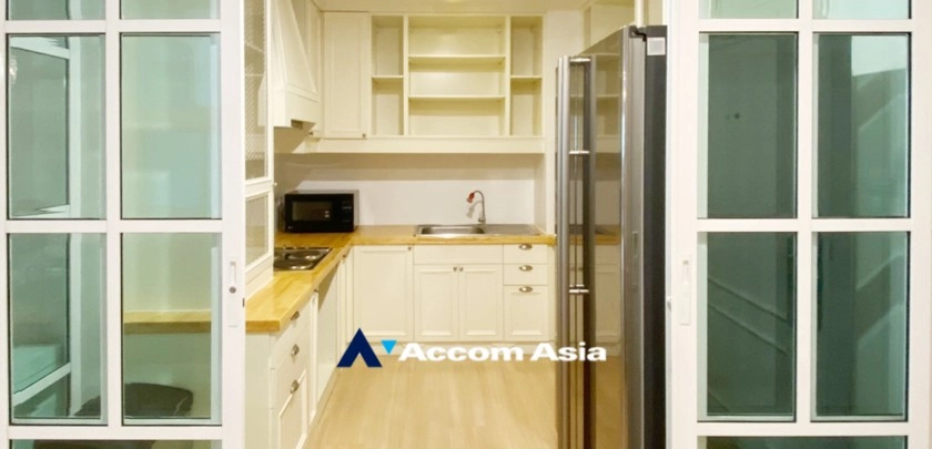 unit 2 Bedrooms  Condominium For Sale in Sukhumvit, Bangkok  near BTS Phrom Phong (AA32918)