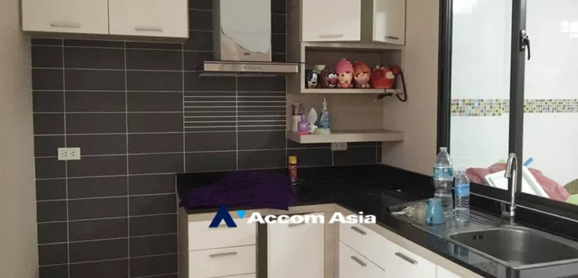 unit 3 Bedrooms  Townhouse For Sale in Pattanakarn, Bangkok  near BTS On Nut (AA32920)