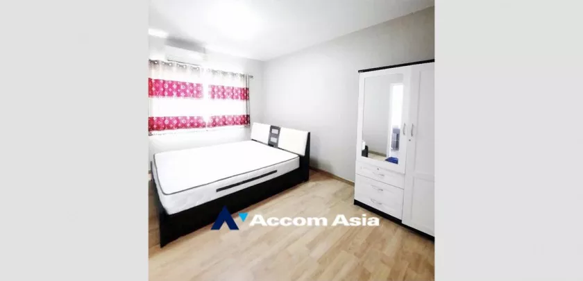  3 Bedrooms  Townhouse For Sale in Pattanakarn, Bangkok  near BTS On Nut (AA32920)