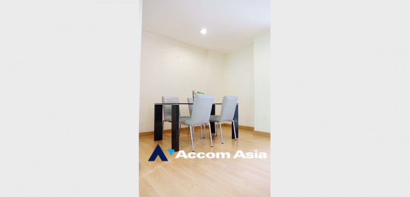  1  2 br Condominium For Sale in Charoen Nakhon ,Bangkok BTS Krung Thon Buri at The Fine at River AA32922