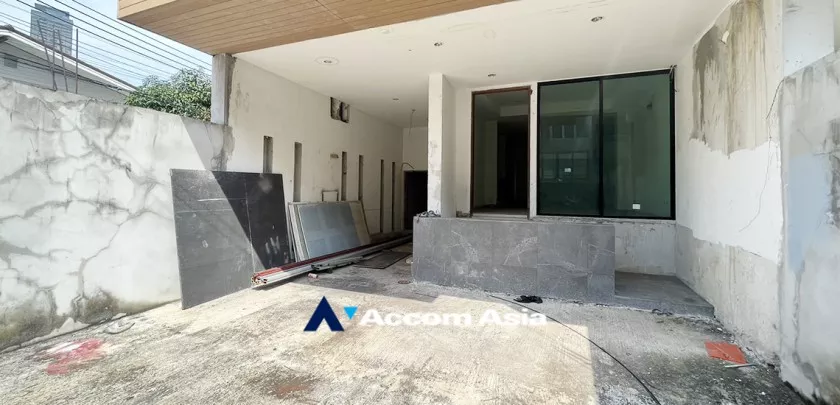4  5 br Townhouse For Sale in Sukhumvit ,Bangkok BTS Phrom Phong at Moon Terrace Village AA32924