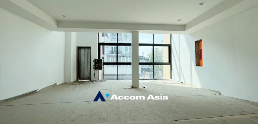 7  4 br Townhouse For Sale in Sukhumvit ,Bangkok BTS Phrom Phong at Moon Terrace Village AA32924