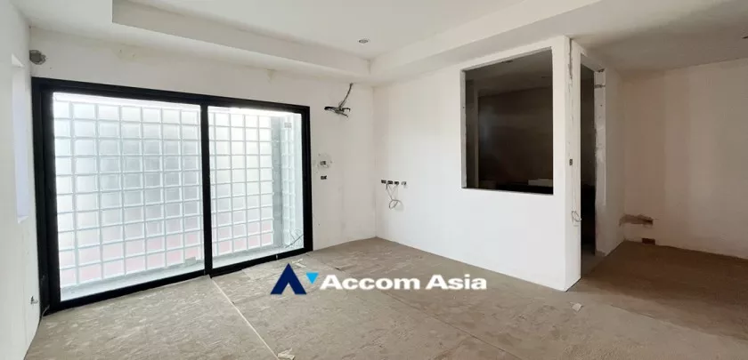 12  5 br Townhouse For Sale in Sukhumvit ,Bangkok BTS Phrom Phong at Moon Terrace Village AA32924