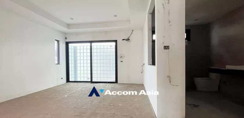 13  5 br Townhouse For Sale in Sukhumvit ,Bangkok BTS Phrom Phong at Moon Terrace Village AA32924