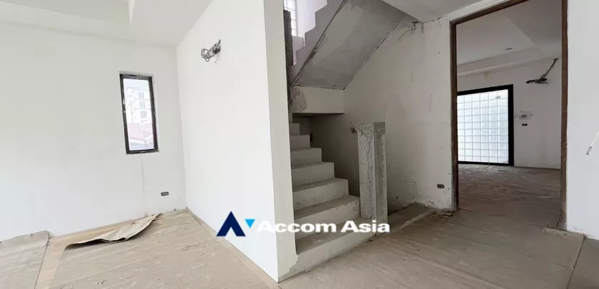 10  5 br Townhouse For Sale in Sukhumvit ,Bangkok BTS Phrom Phong at Moon Terrace Village AA32924