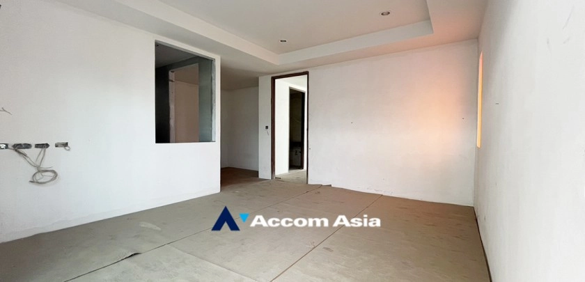 11  4 br Townhouse For Sale in Sukhumvit ,Bangkok BTS Phrom Phong at Moon Terrace Village AA32936
