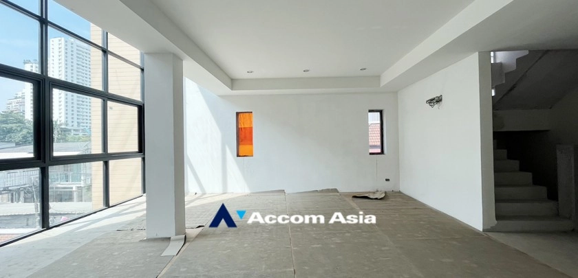 4  4 br Townhouse For Sale in Sukhumvit ,Bangkok BTS Phrom Phong at Moon Terrace Village AA32936