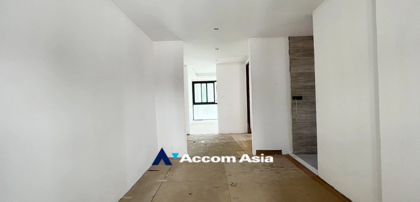 15  4 br Townhouse For Sale in Sukhumvit ,Bangkok BTS Phrom Phong at Moon Terrace Village AA32936