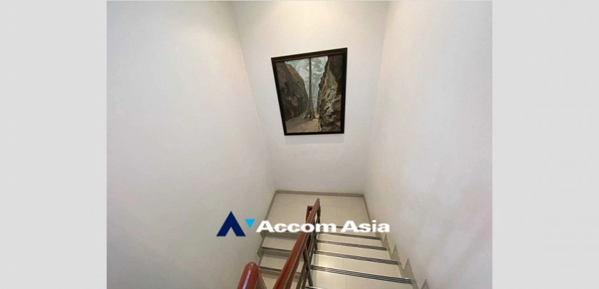 8  5 br House For Sale in Sukhumvit ,Bangkok BTS Phra khanong AA32941