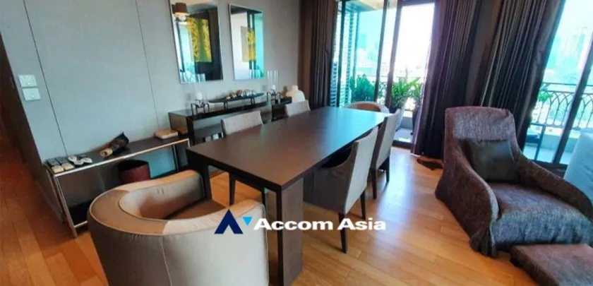  3 Bedrooms  Condominium For Rent in Ploenchit, Bangkok  near BTS Ploenchit - MRT Lumphini (AA32946)