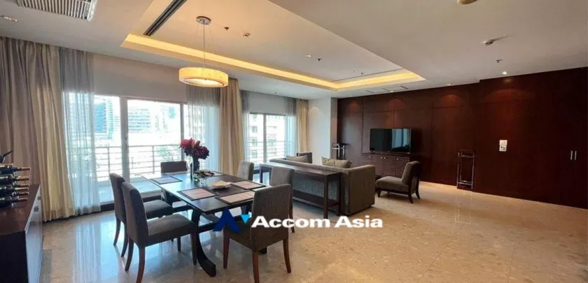  3 Bedrooms  Apartment For Rent in Ploenchit, Bangkok  near BTS Ploenchit (AA32947)