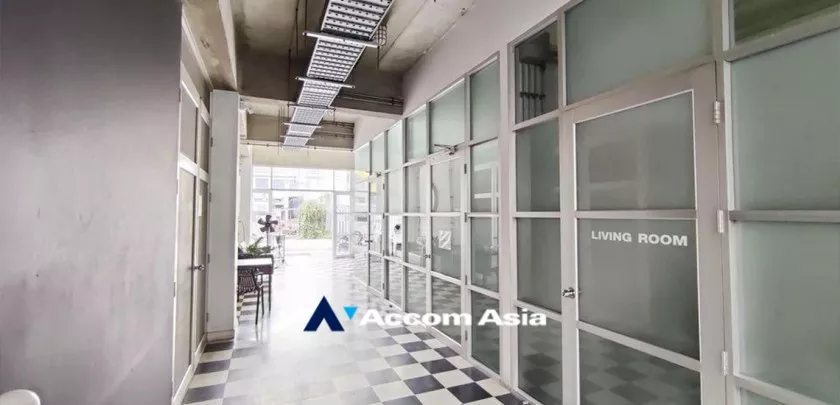 6  Studio Warehouse For Sale in Sukhumvit ,Bangkok BTS Phra khanong AA32963