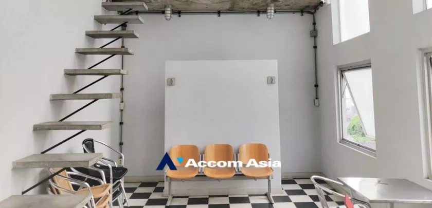8  Studio Warehouse For Sale in Sukhumvit ,Bangkok BTS Phra khanong AA32963